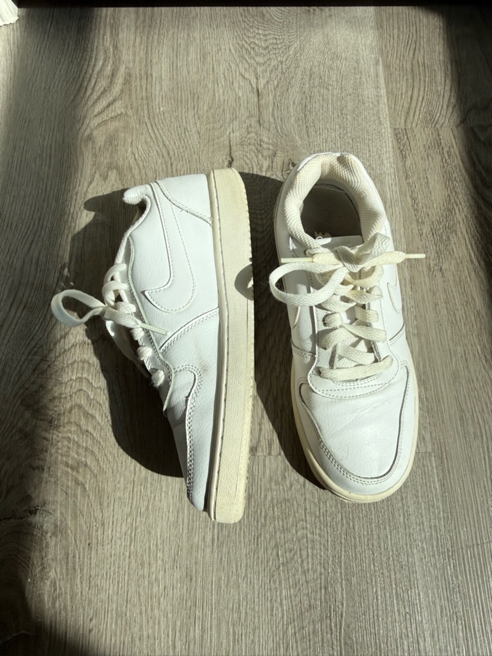 Nike White Low-Top Mesh Sneakers - Picture 3 of 11